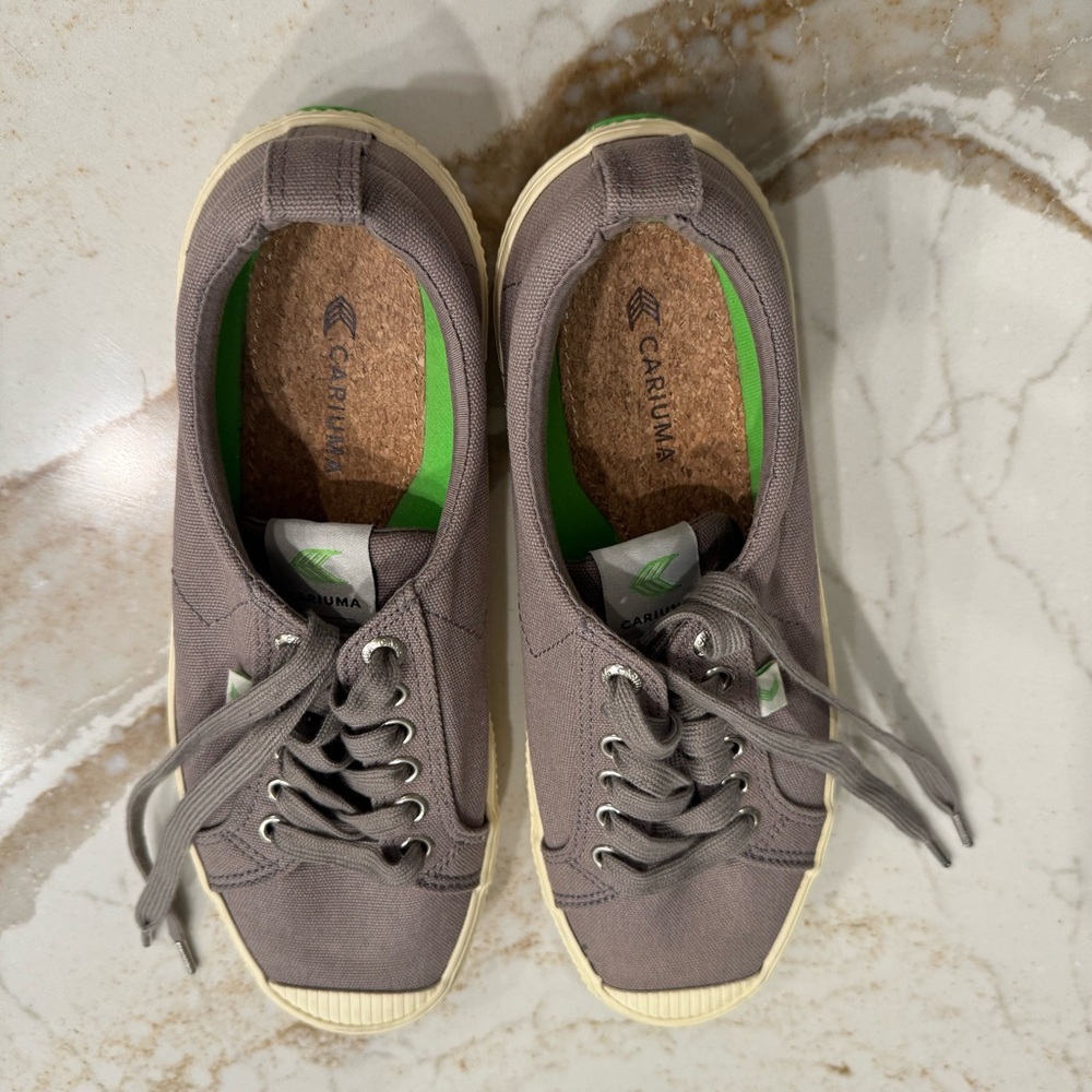 Cariuma Charcoal Canvas Sneakers size: women’s 9.5 men’s 8